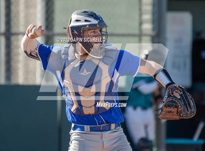 Thumbnail 1 in Broomfield vs Highland (Coach Bob Invitational) photogallery.