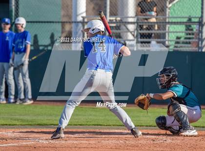 Thumbnail 3 in Broomfield vs Highland (Coach Bob Invitational) photogallery.