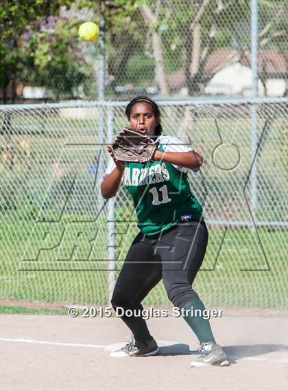 Thumbnail 2 in Moreau Catholic @ James Logan photogallery.