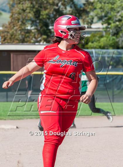 Thumbnail 3 in Moreau Catholic @ James Logan photogallery.