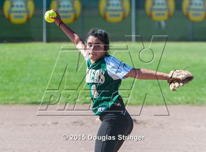 Thumbnail 3 in Moreau Catholic @ James Logan photogallery.