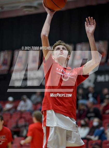 Thumbnail 3 in Salem vs South Range (Salem Basketball Holiday Classic) photogallery.