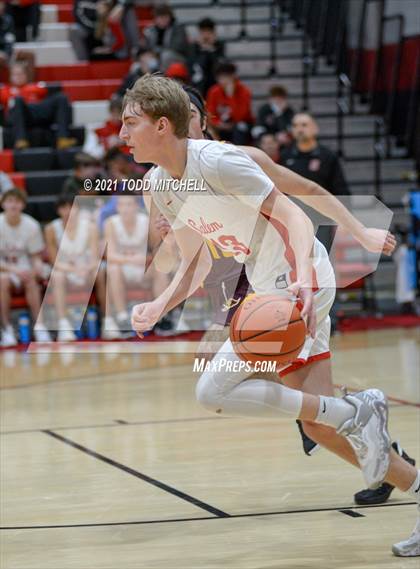 Thumbnail 1 in Salem vs South Range (Salem Basketball Holiday Classic) photogallery.