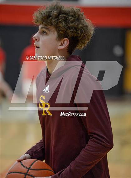 Thumbnail 3 in Salem vs South Range (Salem Basketball Holiday Classic) photogallery.