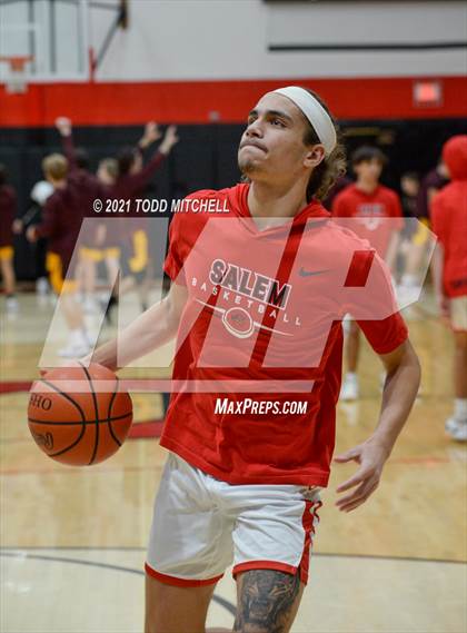 Thumbnail 3 in Salem vs South Range (Salem Basketball Holiday Classic) photogallery.