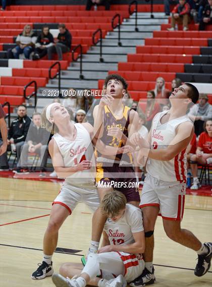 Thumbnail 2 in Salem vs South Range (Salem Basketball Holiday Classic) photogallery.