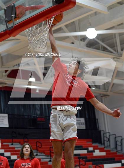 Thumbnail 3 in Salem vs South Range (Salem Basketball Holiday Classic) photogallery.