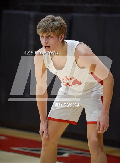 Thumbnail 3 in Salem vs South Range (Salem Basketball Holiday Classic) photogallery.