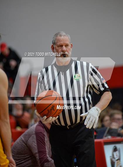 Thumbnail 3 in Salem vs South Range (Salem Basketball Holiday Classic) photogallery.