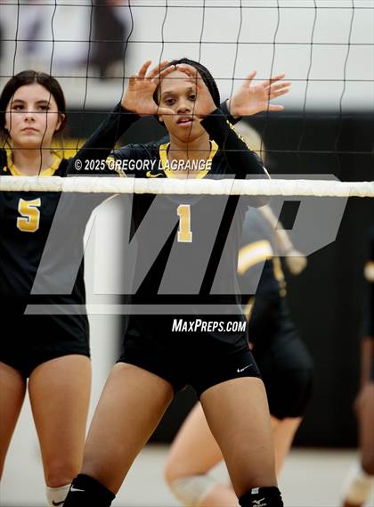 Thumbnail 1 in JV: Richland vs Fossil Ridge photogallery.