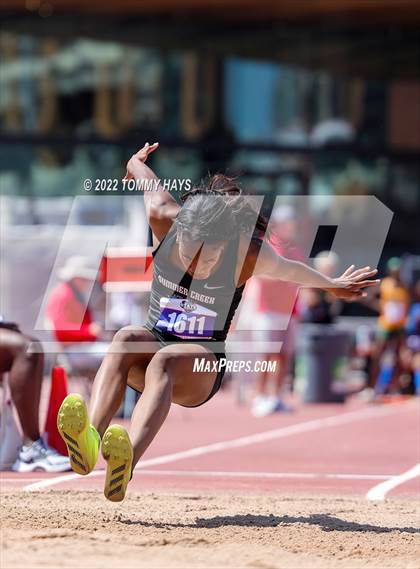 Thumbnail 2 in UIL 6A State Track Meet photogallery.