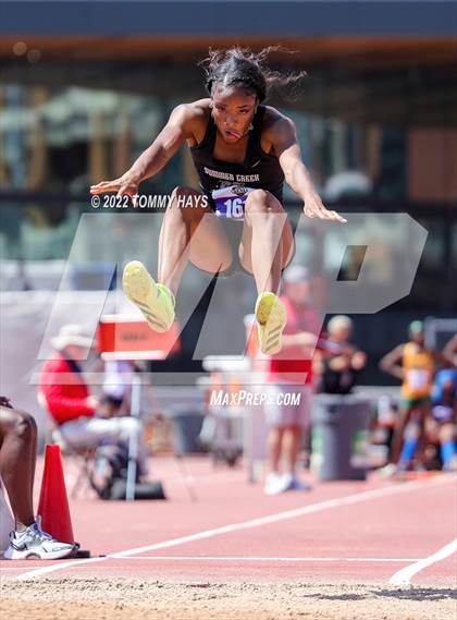 Thumbnail 3 in UIL 6A State Track Meet photogallery.