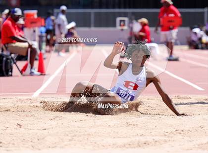 Thumbnail 1 in UIL 6A State Track Meet photogallery.