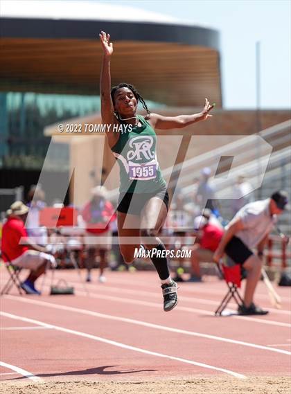 Thumbnail 1 in UIL 6A State Track Meet photogallery.