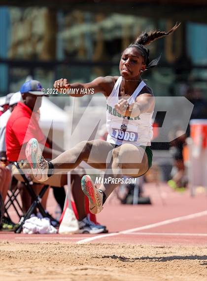 Thumbnail 2 in UIL 6A State Track Meet photogallery.