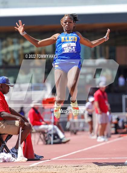 Thumbnail 1 in UIL 6A State Track Meet photogallery.