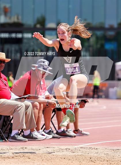 Thumbnail 2 in UIL 6A State Track Meet photogallery.