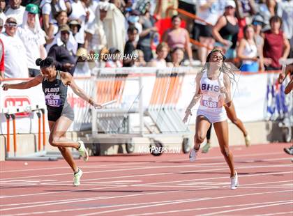 Thumbnail 2 in UIL 6A State Track Meet photogallery.