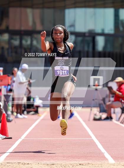 Thumbnail 1 in UIL 6A State Track Meet photogallery.