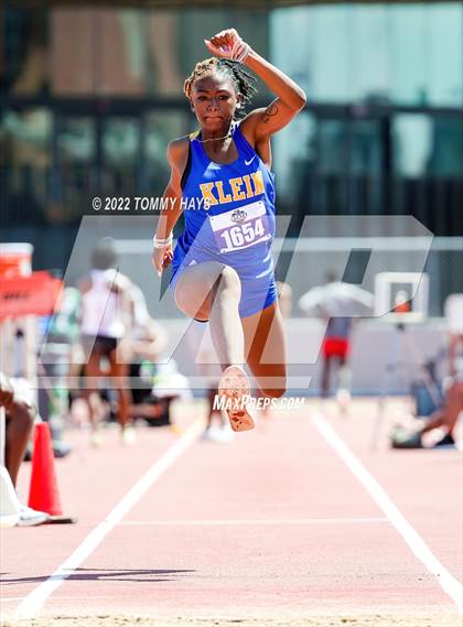 Thumbnail 2 in UIL 6A State Track Meet photogallery.