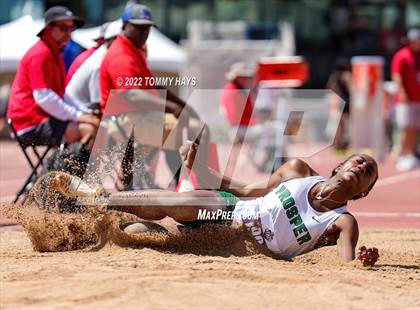 Thumbnail 1 in UIL 6A State Track Meet photogallery.