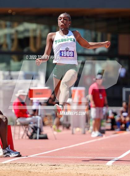 Thumbnail 2 in UIL 6A State Track Meet photogallery.