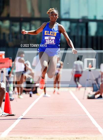 Thumbnail 1 in UIL 6A State Track Meet photogallery.