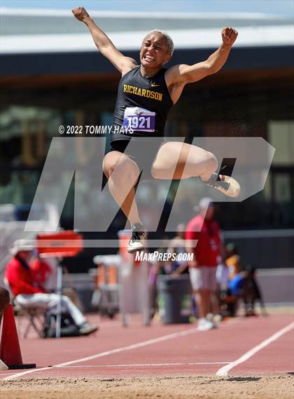 Thumbnail 2 in UIL 6A State Track Meet photogallery.