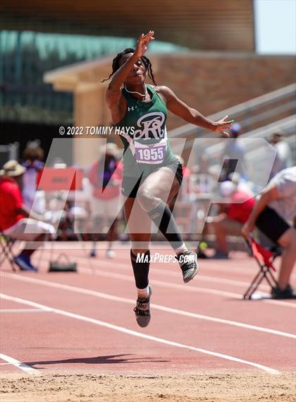 Thumbnail 3 in UIL 6A State Track Meet photogallery.