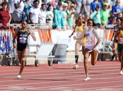 Thumbnail 3 in UIL 6A State Track Meet photogallery.