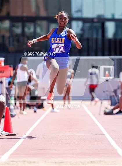 Thumbnail 2 in UIL 6A State Track Meet photogallery.