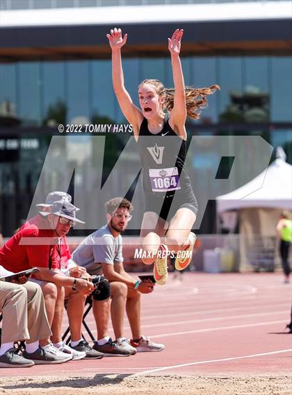 Thumbnail 1 in UIL 6A State Track Meet photogallery.