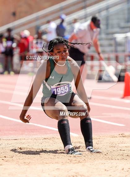 Thumbnail 3 in UIL 6A State Track Meet photogallery.