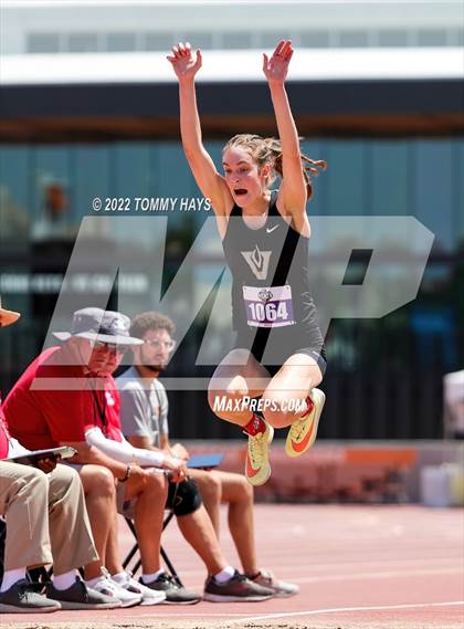 Thumbnail 1 in UIL 6A State Track Meet photogallery.