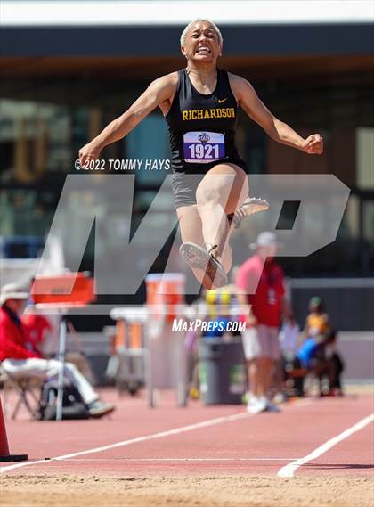 Thumbnail 3 in UIL 6A State Track Meet photogallery.