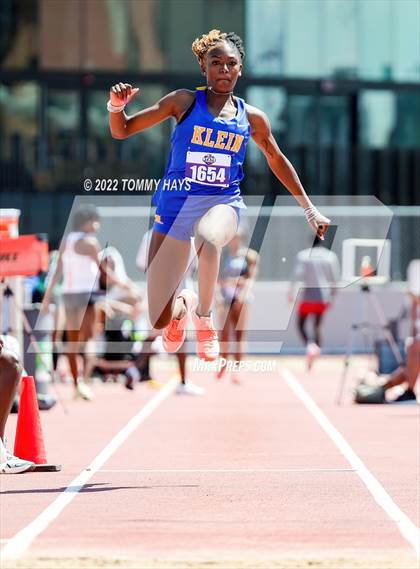 Thumbnail 2 in UIL 6A State Track Meet photogallery.