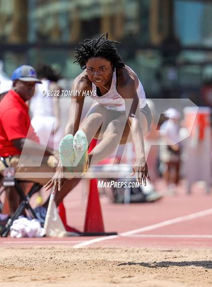 Thumbnail 1 in UIL 6A State Track Meet photogallery.
