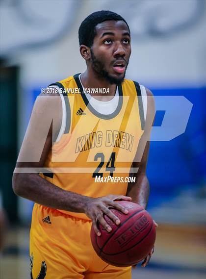 Thumbnail 3 in Burbank vs King/Drew (Spot Up Southern California Classic) photogallery.