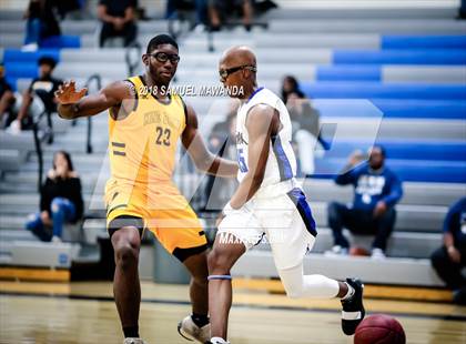 Thumbnail 2 in Burbank vs King/Drew (Spot Up Southern California Classic) photogallery.