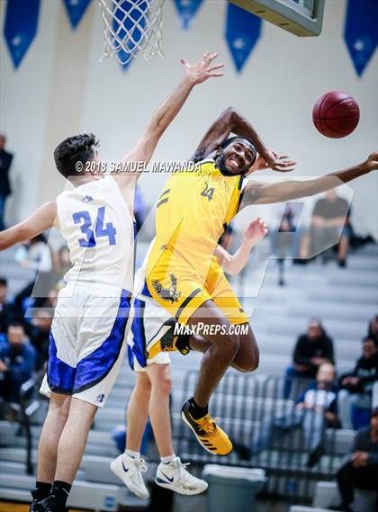 Thumbnail 1 in Burbank vs King/Drew (Spot Up Southern California Classic) photogallery.