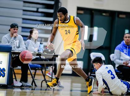 Thumbnail 2 in Burbank vs King/Drew (Spot Up Southern California Classic) photogallery.