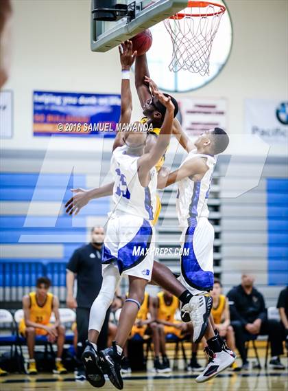 Thumbnail 3 in Burbank vs King/Drew (Spot Up Southern California Classic) photogallery.