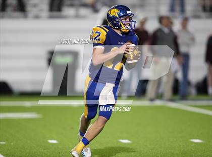 Thumbnail 2 in Blanco vs. East Bernard (UIL 3A Regional Playoff) photogallery.