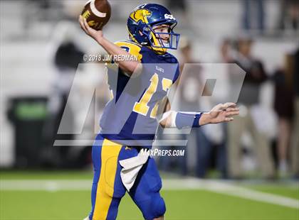 Thumbnail 2 in Blanco vs. East Bernard (UIL 3A Regional Playoff) photogallery.