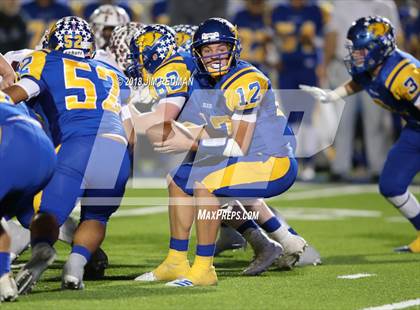 Thumbnail 2 in Blanco vs. East Bernard (UIL 3A Regional Playoff) photogallery.