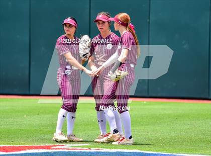 Thumbnail 1 in Ganado vs. Riesel (UIL Softball 2A Div 1 Final) photogallery.