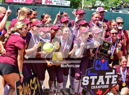 Thumbnail 1 in Ganado vs. Riesel (UIL Softball 2A Div 1 Final) photogallery.