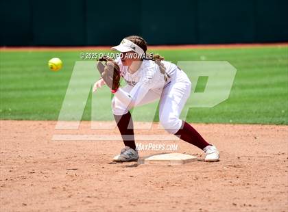 Thumbnail 3 in Ganado vs. Riesel (UIL Softball 2A Div 1 Final) photogallery.