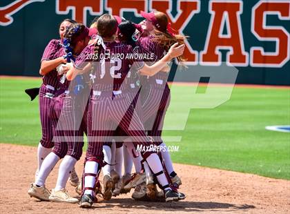 Thumbnail 1 in Ganado vs. Riesel (UIL Softball 2A Div 1 Final) photogallery.