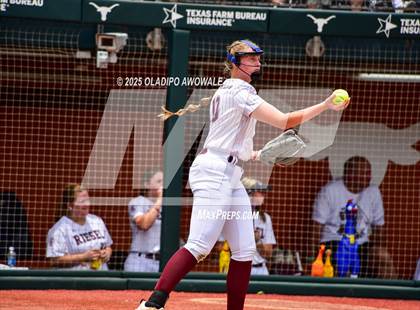 Thumbnail 1 in Ganado vs. Riesel (UIL Softball 2A Div 1 Final) photogallery.